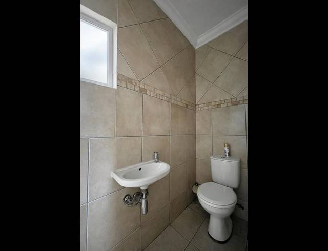 3 BEDROOM PROPERTY TO RENT IN SIX FOUNTAINS